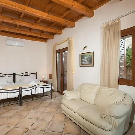 Cretan Exclusive * Rethymno (Crete)